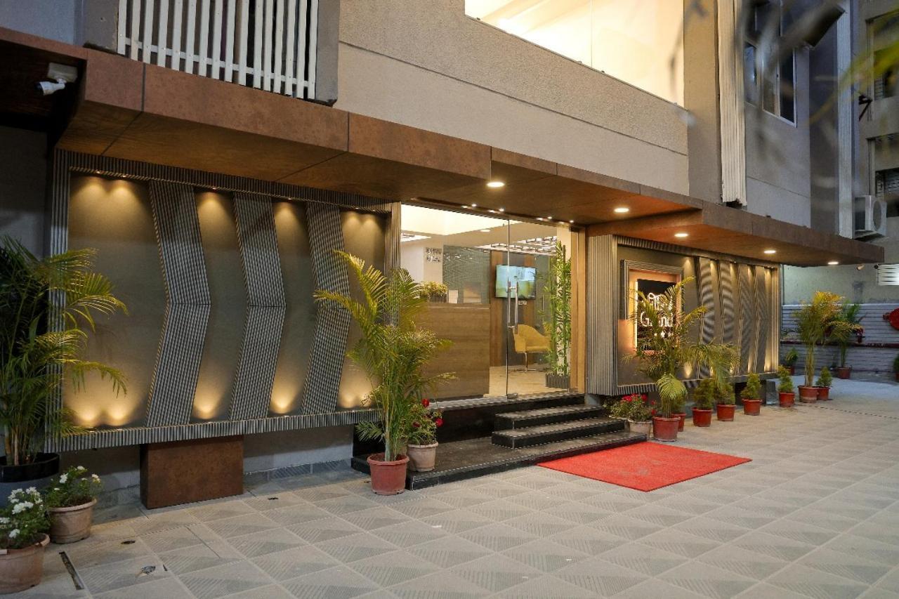Hotel The Grand إندور المظهر الخارجي الصورة