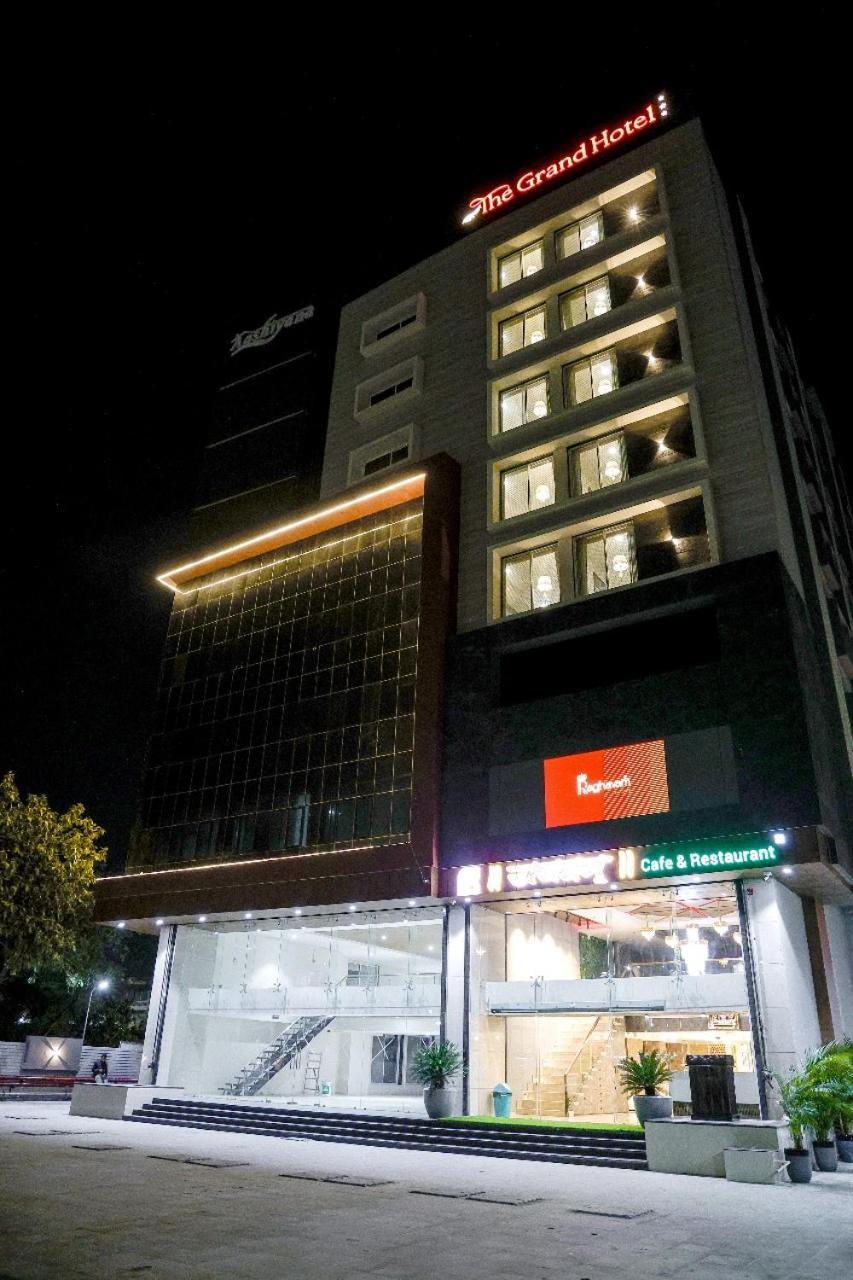 Hotel The Grand إندور المظهر الخارجي الصورة